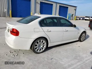 2006 BMW 3 Series 330i with VIN WBAVB33596PS16810, listed as a Copart auction lot 61655555 with 114,060 mi miles and Salvage title. Bid and sale history available at DreamBid. Image 3.