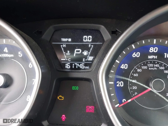 2015 Hyundai Elantra SE with VIN 5NPDH4AE6FH563724, listed as a IAAI auction lot 42082277 with 161,746 mi miles. Bid and sale history available at carsss.com. Image 7.