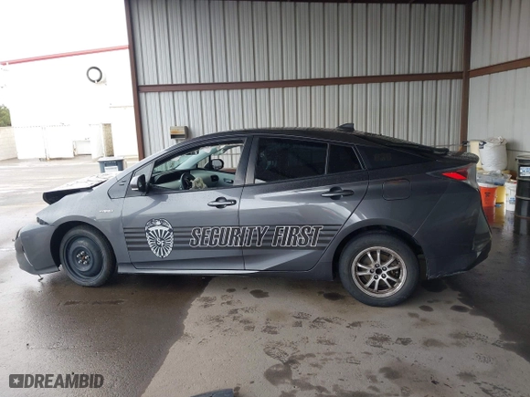 2016 Toyota Prius Two with VIN JTDKBRFU8G3008146, listed as a IAAI auction lot 41920005 with 116,613 mi miles. Bid and sale history available at carsss.com. Image 15.