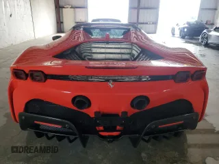 2024 Ferrari SF90 z VIN ZFF96NMAXR0307213, wystawiony jako Copart lot #74306594 z przebiegiem Nie podano mil oraz Nie do naprawy. Historia ofert i sprzedaży dostępna na DreamBid. Obrazek 6.
