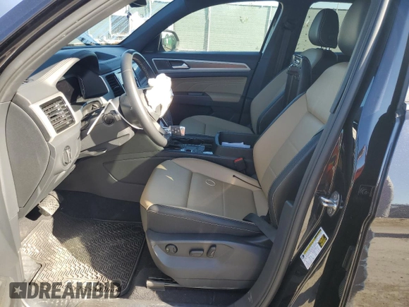 2023 Volkswagen Atlas SE z VIN 1V2JE2CA7PC201035, wystawiony jako Copart lot #46666655 z przebiegiem 28 193 mil mil oraz Szkoda całkowita • Salvage title. Historia ofert i sprzedaży dostępna na DreamBid. Obrazek 7.