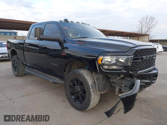 2022 Ram 2500 Big Horn z VIN 3C6UR5DL8NG125542, wystawiony jako IAAI lot #41881676 z przebiegiem 55 332 mil mil oraz . Historia ofert i sprzedaży dostępna na DreamBid. Obrazek 1.