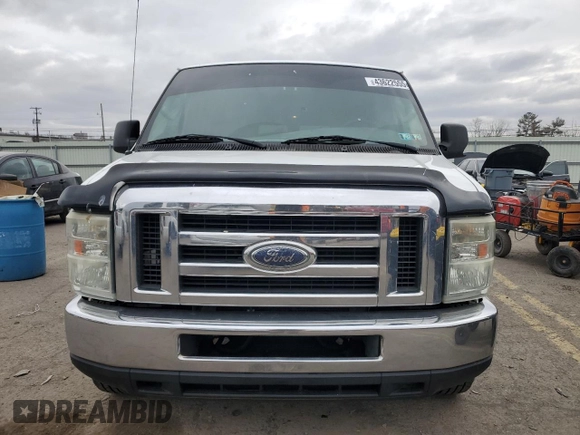 2008 Ford Econoline Passenger XL with VIN 1FBSS31L88DB06010, listed as a Copart auction lot 43622555 with 282,564 mi miles and Salvage Title. Bid and sale history available at DreamBid. Image 5.