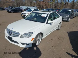 2010 Mercedes-Benz C 300 Sport z VIN WDDGF8BB5AF444764, wystawiony jako IAAI lot #41740040 z przebiegiem 118 305 mil mil oraz . Historia ofert i sprzedaży dostępna na DreamBid. Obrazek 2.