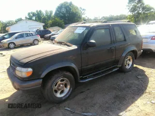 2000 Ford Explorer z VIN 1FMDU70E3YUB02516, wystawiony jako IAAI lot #42848390 z przebiegiem 183 280 mil mil oraz . Historia ofert i sprzedaży dostępna na DreamBid. Obrazek 2.