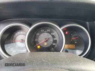 2009 Nissan Versa SL z VIN 3N1BC13E39L395999, wystawiony jako Copart lot #50225605 z przebiegiem 183 206 mil mil oraz Szkoda całkowita • Salvage title. Historia ofert i sprzedaży dostępna na DreamBid. Obrazek 9.