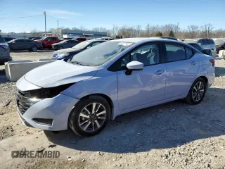 2024 Nissan Versa SV z VIN 3N1CN8EV9RL929172, wystawiony jako Copart lot #41817605 z przebiegiem 2 460 mil mil oraz Szkoda całkowita • Salvage title. Historia ofert i sprzedaży dostępna na DreamBid. Obrazek 1.