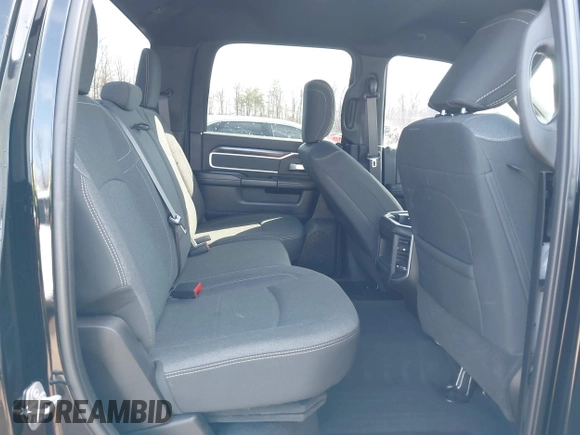 2019 Ram 2500 Big Horn with VIN 3C6UR5DJ7KG698782, listed as a IAAI auction lot 41661621 with 58,064 mi miles. Bid and sale history available at carsss.com. Image 8.