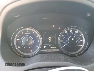 2017 Hyundai Azera Limited with VIN KMHFH4JG2HA588510, listed as a Copart auction lot 81625064 with 38,664 mi miles and Salvage title. Bid and sale history available at DreamBid. Image 9.