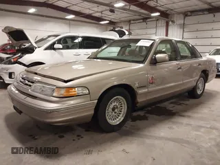 1995 Ford Crown Victoria LX с VIN 2FALP74W0SX195270, выставлен на аукционе IAAI как лот 41840082 с пробегом 139 967 миль миль и . История ставок и продаж доступна на DreamBid. Изображение 21.