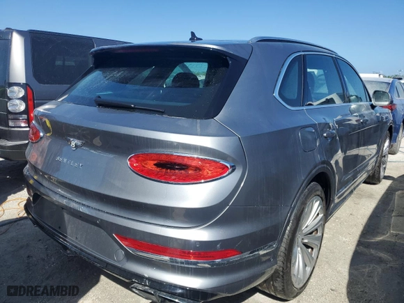 2021 Bentley Bentayga V8 with VIN SJAAM2ZV5MC033827, listed as a Copart auction lot 75244994 with 16527 miles and Non Repairable. Bid and sale history available at carsss.com. Image 3.