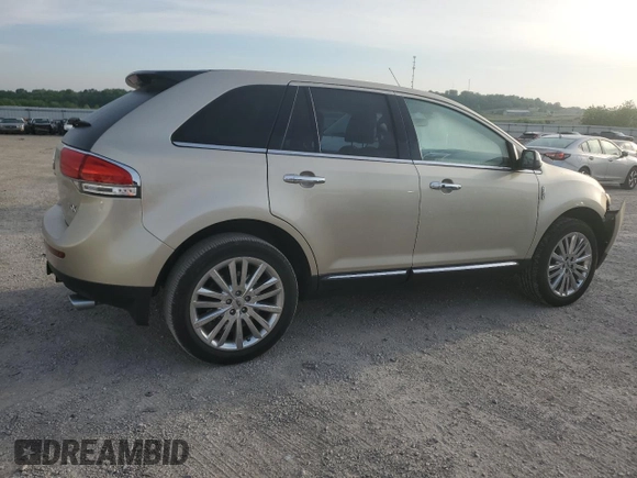 2011 Lincoln MKX z VIN 2LMDJ6JK1BBJ20361, wystawiony jako Copart lot #55584515 z przebiegiem 112 816 mil mil oraz Szkoda całkowita • Salvage title. Historia ofert i sprzedaży dostępna na DreamBid. Obrazek 3.