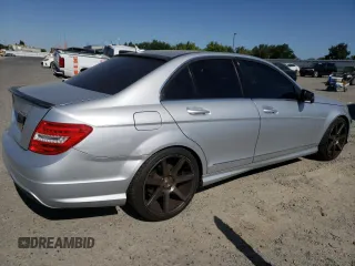 2013 Mercedes-Benz C 250 Sport с VIN WDDGF4HB1DR290685, выставлен на аукционе Copart как лот 62384345 с пробегом 124 584 миль миль и Списание • Salvage title. История ставок и продаж доступна на DreamBid. Изображение 3.