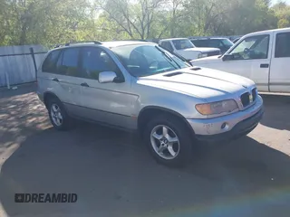 2002 BMW X5 3.0i with VIN 5UXFA53552LP28490, listed as a IAAI auction lot 42120379 with 137,272 mi miles. Bid and sale history available at carsss.com. Image 1.