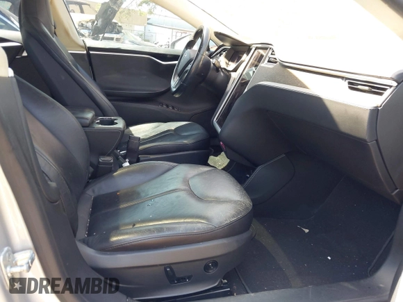 2014 Tesla Model S 60 с VIN 5YJSA1S13EFP49787, выставлен на аукционе IAAI как лот 42107913 с пробегом Не указан миль и . История ставок и продаж доступна на DreamBid. Изображение 5.