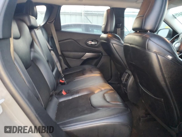 2019 Jeep Cherokee Latitude Plus z VIN 1C4PJLLBXKD482756, wystawiony jako Copart lot #61770445 z przebiegiem 79 048 mil mil oraz Szkoda całkowita • Salvage title. Historia ofert i sprzedaży dostępna na DreamBid. Obrazek 11.