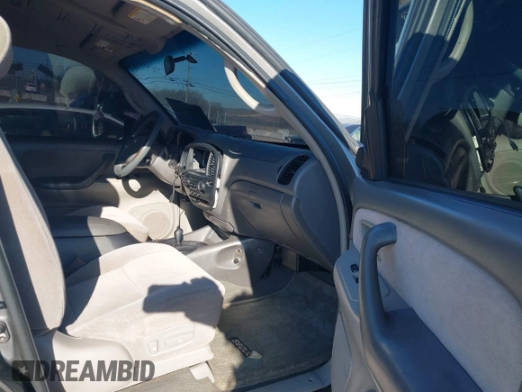 2003 Toyota Sequoia SR5 with VIN 5TDBT44A93S170580, listed as a IAAI auction lot 41739413 with 252,352 mi miles and . Bid and sale history available at DreamBid. Image 5.