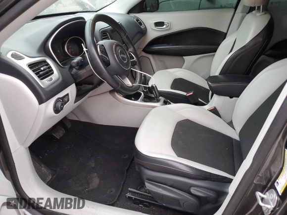 2019 Jeep Compass Latitude z VIN 3C4NJCBB3KT756088, wystawiony jako Copart lot #48747535 z przebiegiem 63 572 mil mil oraz Szkoda całkowita • Salvage title. Historia ofert i sprzedaży dostępna na DreamBid. Obrazek 7.