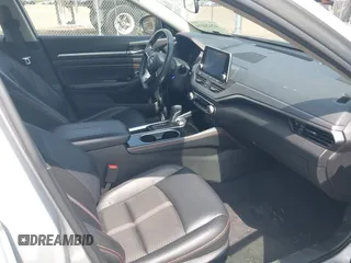 2023 Nissan Altima SR z VIN 1N4BL4CV3PN371333, wystawiony jako IAAI lot #42420194 z przebiegiem 47 460 mil mil oraz . Historia ofert i sprzedaży dostępna na DreamBid. Obrazek 5.