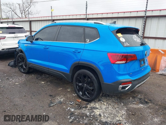 2023 Volkswagen Taos SE z VIN 3VVNX7B28PM305652, wystawiony jako IAAI lot #41892522 z przebiegiem 50 644 mil mil oraz . Historia ofert i sprzedaży dostępna na DreamBid. Obrazek 3.