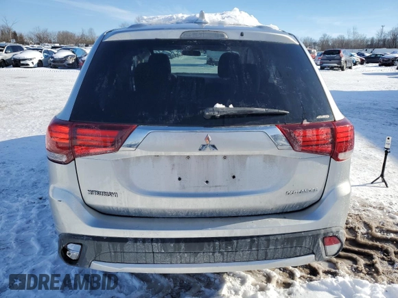 2018 Mitsubishi Outlander ES z VIN JA4AZ2A35JZ008634, wystawiony jako Copart lot #87673985 z przebiegiem 65 767 mil mil oraz Nie do naprawy • Non repairable. Historia ofert i sprzedaży dostępna na DreamBid. Obrazek 6.