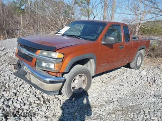 2005 Chevrolet Colorado LS Z71 with VIN 1GCDT196358154331, listed as a IAAI auction lot 41499278 with 206,215 mi miles. Bid and sale history available at carsss.com. Image 17.