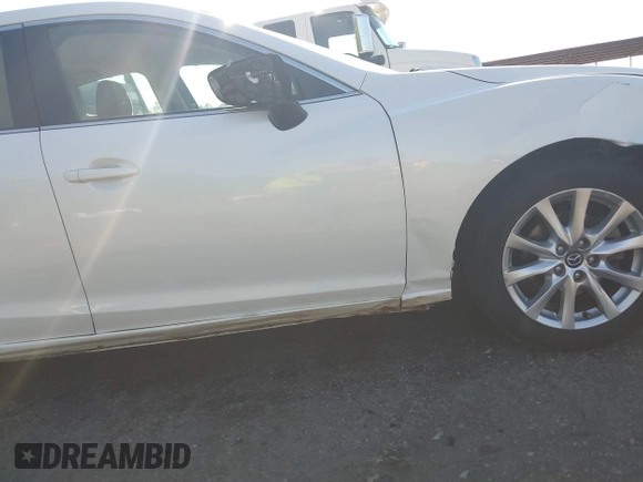 2014 Mazda 6 i Sport with VIN JM1GJ1U58E1105376, listed as a IAAI auction lot 42024402 with 124,233 mi miles. Bid and sale history available at carsss.com. Image 18.
