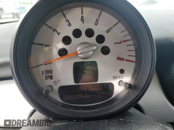 2013 MINI Hardtop с VIN WMWSU3C53DT549327, выставлен на аукционе Copart как лот 62546875 с пробегом 95 249 миль миль и Чистый • Clean title. История ставок и продаж доступна на DreamBid. Изображение 9.