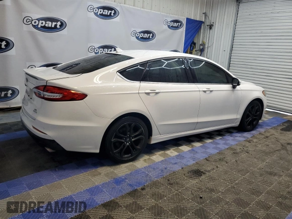 2019 Ford Fusion SE with VIN 3FA6P0HD9KR160433, listed as a Copart auction lot 52127725 with 160,025 mi miles and Clean Title. Bid and sale history available at carsss.com. Image 3.
