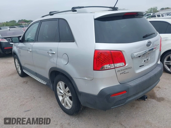 2011 Kia Sorento EX with VIN 5XYKU4A17BG185527, listed as a IAAI auction lot 41881550 with 82,948 mi miles. Bid and sale history available at carsss.com. Image 3.