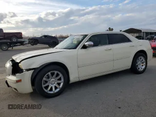 2006 Chrysler 300 Touring with VIN 2C3KK53G96H365178, listed as a Copart auction lot 43570425 with 206,552 mi miles and Salvage Title. Bid and sale history available at carsss.com. Image 1.