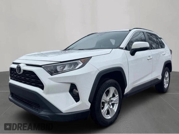 2021 Toyota RAV4 XLE with VIN 2T3W1RFV4MC139243, listed as a Copart auction lot 54453785 with 1 mi miles and Clean Title. Bid and sale history available at carsss.com. Image 2.