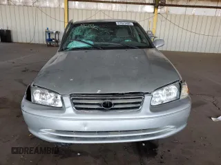 2001 Toyota Camry CE z VIN 4T1BG22K11U017054, wystawiony jako Copart lot #57623485 z przebiegiem 242 217 mil mil oraz Szkoda całkowita • Salvage title. Historia ofert i sprzedaży dostępna na DreamBid. Obrazek 5.
