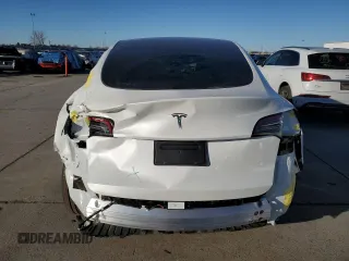 2025 Tesla Model Y Long Range with VIN 7SAYGDEDXSF228371, listed as a Copart auction lot 43925575 with 2,848 mi miles and Salvage Title. Bid and sale history available at DreamBid. Image 6.
