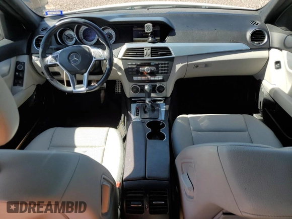 2012 Mercedes-Benz C 250 Sport с VIN WDDGF4HB9CA643364, выставлен на аукционе Copart как лот 64761775 с пробегом 135 139 миль миль и Списание • Salvage title. История ставок и продаж доступна на DreamBid. Изображение 8.