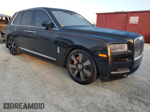 2023 Rolls-Royce Cullinan z VIN SLATV4C01PU217942, wystawiony jako Copart lot #78273314 z przebiegiem Nie podano mil oraz Szkody całkowita. Historia ofert i sprzedaży dostępna na DreamBid. Obrazek 4.