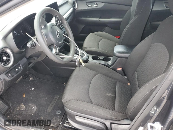 2021 Kia Forte LXS z VIN 3KPF24AD1ME380668, wystawiony jako Copart lot #57884555 z przebiegiem 63 763 mil mil oraz Szkoda całkowita • Salvage title. Historia ofert i sprzedaży dostępna na DreamBid. Obrazek 7.