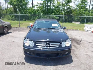 2006 Mercedes-Benz CLK 350 z VIN WDBTK56FX6T074273, wystawiony jako IAAI lot #42336993 z przebiegiem 102 086 mil mil oraz . Historia ofert i sprzedaży dostępna na DreamBid. Obrazek 6.