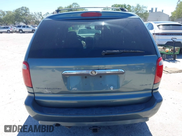 2007 Chrysler Town & Country Touring with VIN 2A4GP54LX7R183977, listed as a IAAI auction lot 42049186 with Not Provided miles and . Bid and sale history available at DreamBid. Image 17.