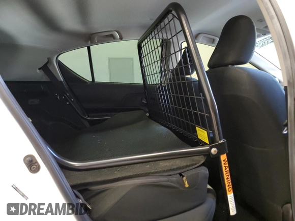 2016 Toyota Prius One z VIN JTDKDTB36G1134862, wystawiony jako Copart lot #53493945 z przebiegiem Nie podano mil oraz Czysty tytuł • Clean title. Historia ofert i sprzedaży dostępna na DreamBid. Obrazek 10.