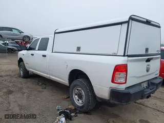 2019 Ram 2500 Tradesman with VIN 3C6UR5HJ8KG600868, listed as a IAAI auction lot 41435732 with 225,052 mi miles. Bid and sale history available at carsss.com. Image 3.