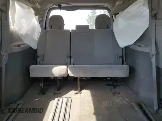 2018 Toyota Sienna LE Auto Access Seat с VIN 5TDKZ3DC1JS934414, выставлен на аукционе Copart как лот 52194615 с пробегом 130 058 миль миль и Списание • Salvage title. История ставок и продаж доступна на DreamBid. Изображение 10.