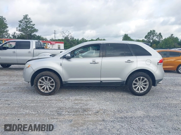 2013 Lincoln MKX z VIN 2LMDJ6JK8DBL24223, wystawiony jako IAAI lot #42274870 z przebiegiem 241 250 mil mil oraz . Historia ofert i sprzedaży dostępna na DreamBid. Obrazek 15.