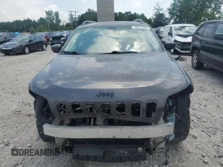 2020 Jeep Cherokee Altitude z VIN 1C4PJMLX1LD500337, wystawiony jako Copart lot #59672395 z przebiegiem 168 344 mil mil oraz Szkoda całkowita • Salvage title. Historia ofert i sprzedaży dostępna na DreamBid. Obrazek 5.