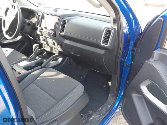 2024 Nissan Frontier PRO-4X with VIN 1N6ED1EK7RN617810, listed as a IAAI auction lot 41768401 with 13,131 mi miles. Bid and sale history available at carsss.com. Image 5.