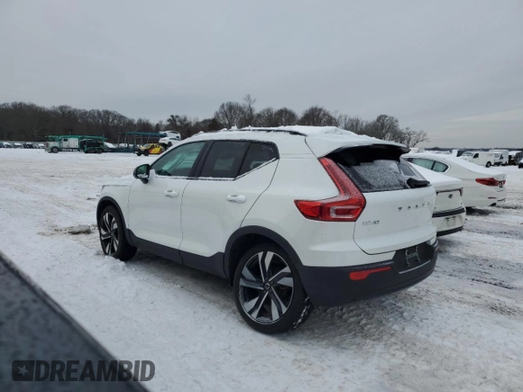 2023 Volvo XC40 Plus Dark Theme с VIN YV4L12UW2P2083723, выставлен на аукционе Copart как лот 44937995 с пробегом 8 488 миль миль и Списание • Salvage title. История ставок и продаж доступна на DreamBid. Изображение 2.