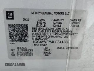 2020 Chevrolet Silverado 3500HD High Country z VIN 1GC4YVEY4LF341280, wystawiony jako Copart lot #41398705 z przebiegiem Nie podano mil oraz Nie do naprawy • Non repairable. Historia ofert i sprzedaży dostępna na DreamBid. Obrazek 12.