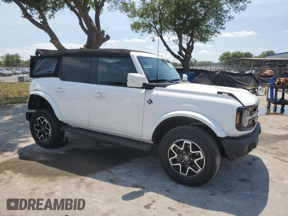 2021 Ford Bronco with VIN 1FMEE5BP2MLA94820, listed as a Copart auction lot 52015085 with 33,606 mi miles and Salvage title. Bid and sale history available at DreamBid. Image 4.