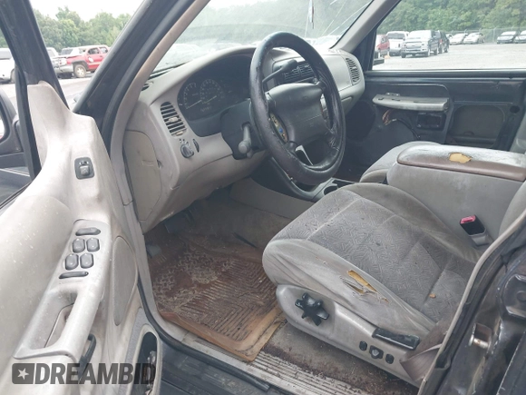 2000 Ford Explorer XLT with VIN 1FMZU63P4YUB12078, listed as a IAAI auction lot 42333783 with 344,100 mi miles and . Bid and sale history available at DreamBid. Image 5.