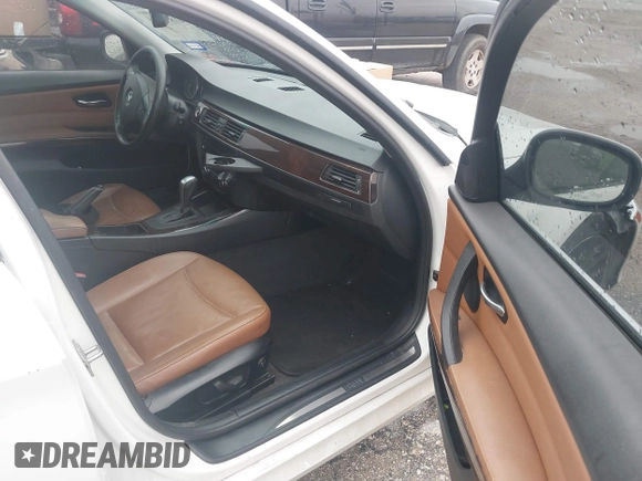 2011 BMW 3 Series 328i xDrive with VIN WBAPK7C54BA970601, listed as a IAAI auction lot 41893561 with 183,043 mi miles. Bid and sale history available at carsss.com. Image 5.
